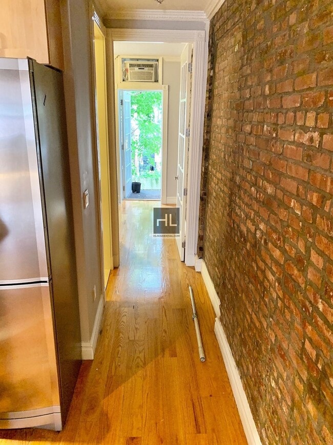 Building Photo - East 5th Street