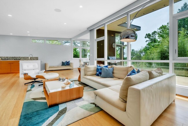 Foto del edificio - 3302 Shirley Ln