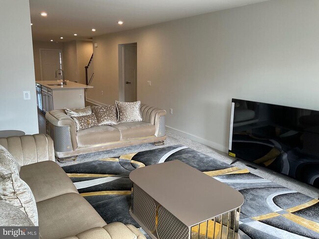 Foto del edificio - 4317 Southerby Dr