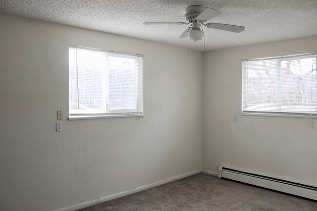 Foto del edificio - 1363 S Coffman St
