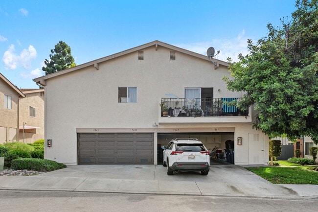Foto del edificio - Spacious 3-Bedroom Townhome Near UCSD & UT...