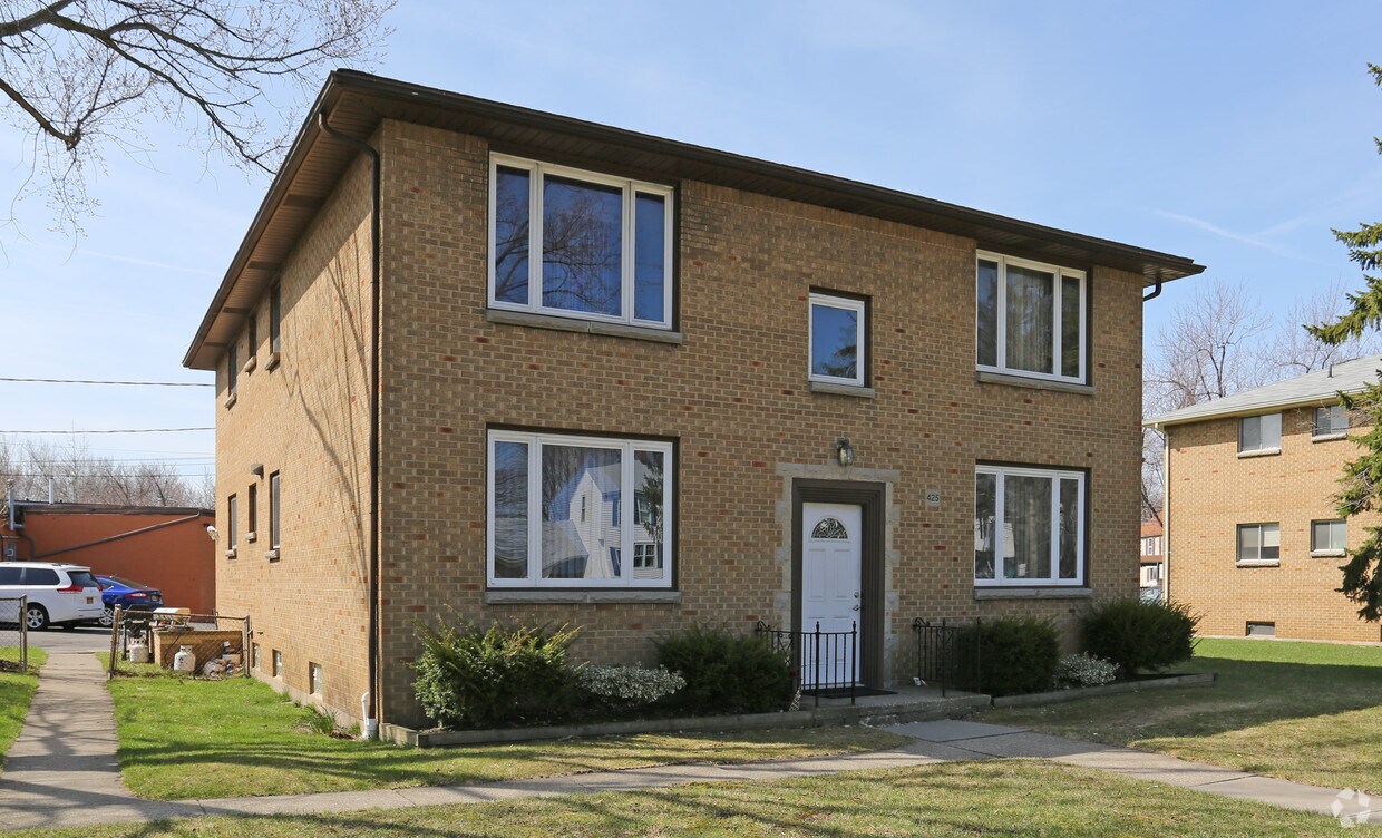 Building Photo - 411 Longmeadow Rd