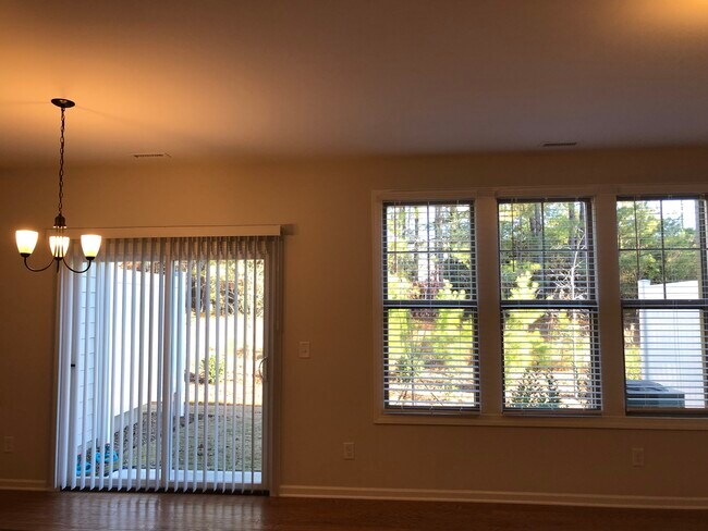 Foto del edificio - 8019 Windthorn Pl
