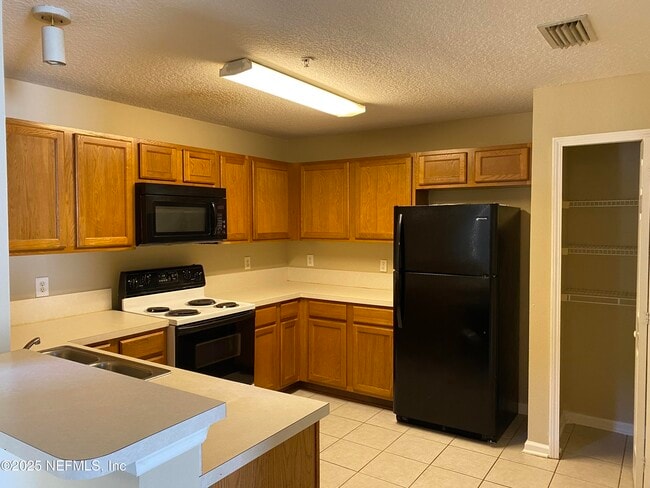 Building Photo - 6100 Maggies Cir
