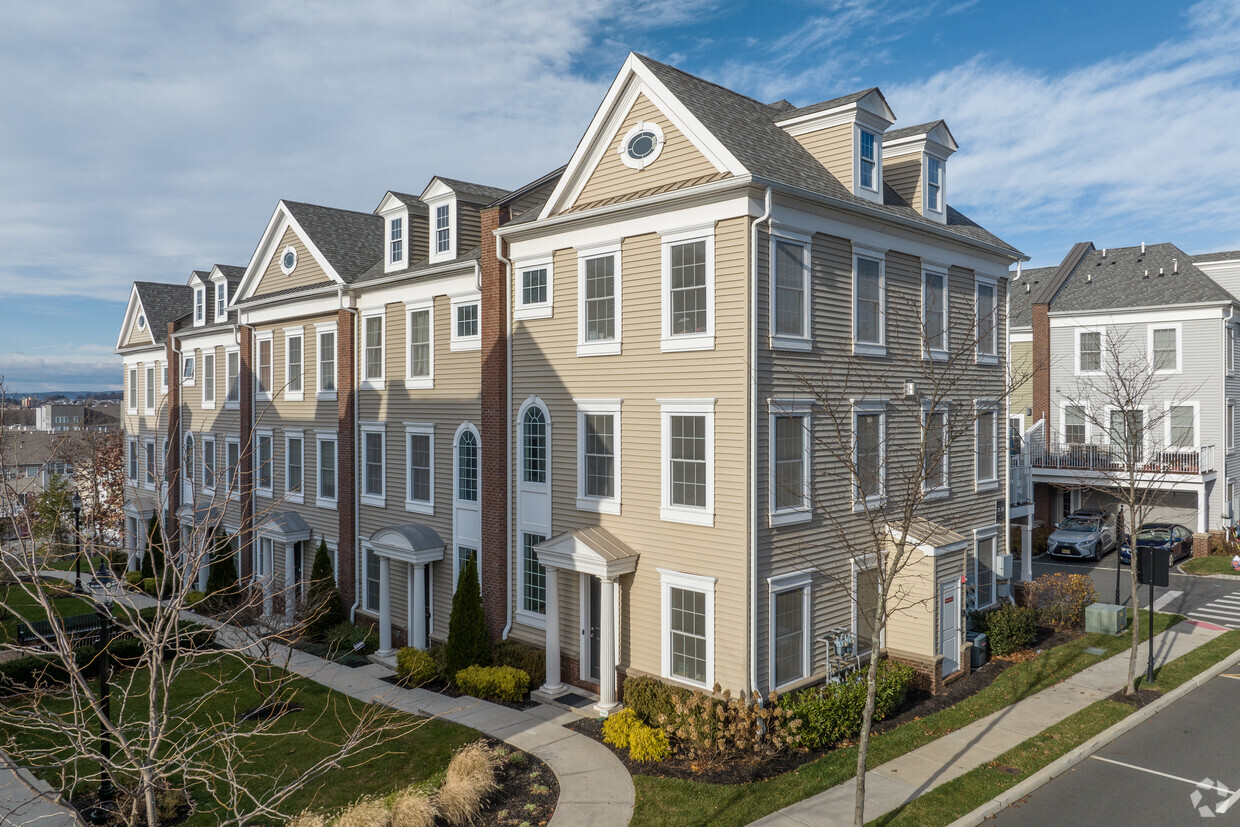 Primary Photo - Wright Place at Wesmont Station