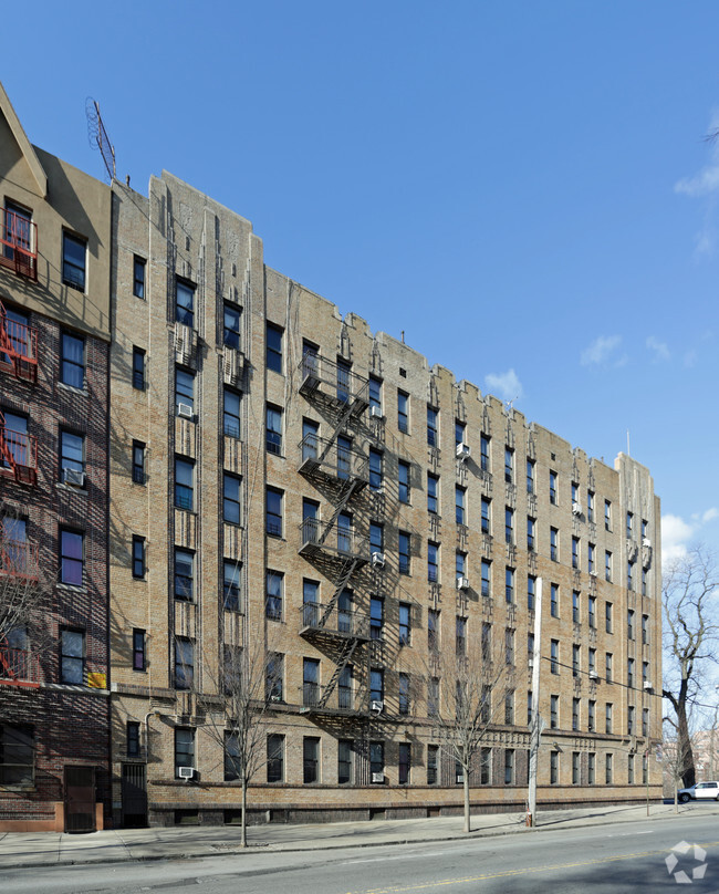 Building Photo - 75 W Mosholu N