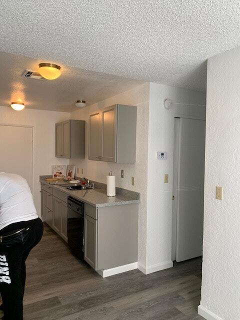 Foto del edificio - 7407 Kelley Drive