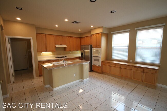 Building Photo - 4 br, 3 bath House - 3608 PACIFICA LANE