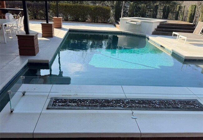 Foto del edificio - 1685 Chevron Way