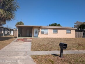 Building Photo - 900 Camphor Way