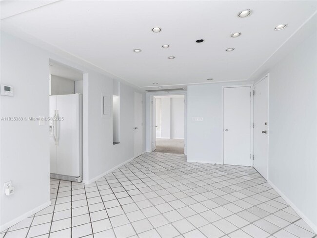 Building Photo - 11111 Biscayne Blvd