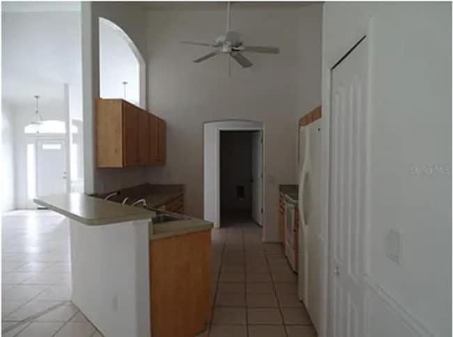 Building Photo - $1,795 ** 3 Bed / 2 Bath * Single Family Home