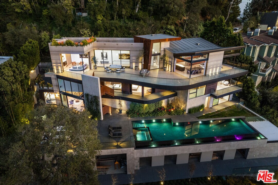 Foto principal - 9420 Readcrest Dr