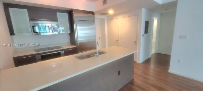 Building Photo - 500 Brickell Ave