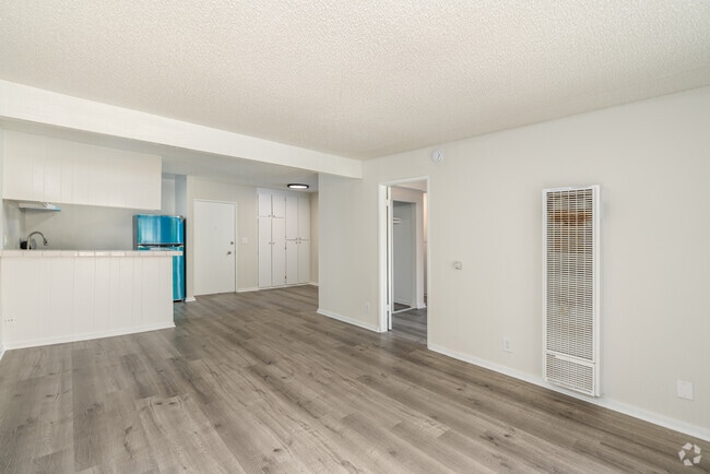 1BR, 1BA - 670SF - Living Room - The Allure Apartment Homes