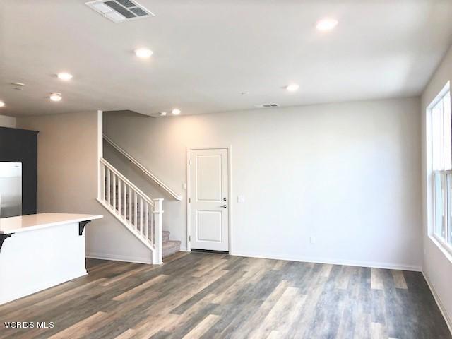 Building Photo - 356 Solares St