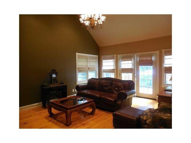 Building Photo - 125 Hawkins Farm Ln