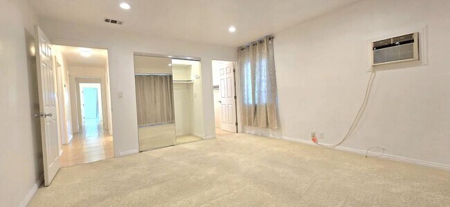 Foto del edificio - 9222 De Adalena St