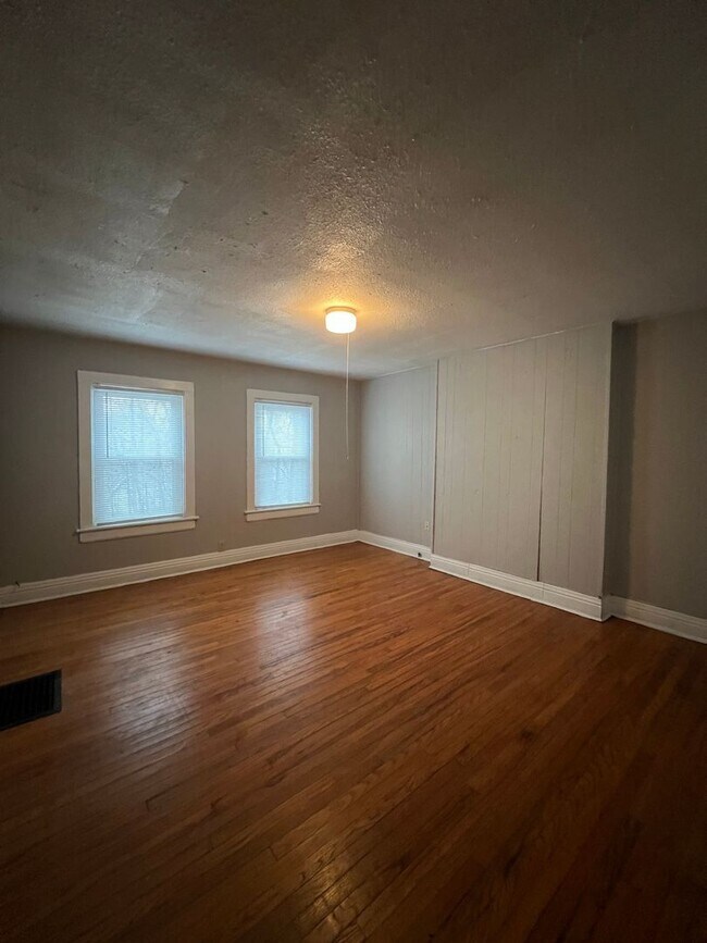 Foto del edificio - 1220 Adams St