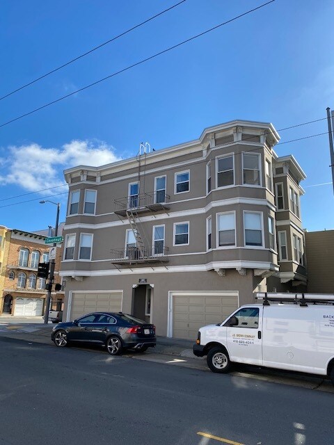 Primary Photo - 1401 Chestnut St