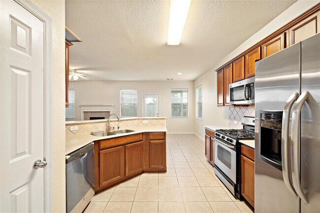 Foto del edificio - 10014 Williams Field Dr
