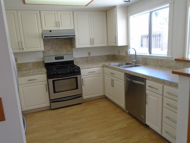 Foto del edificio - 368 Grapevine Rd