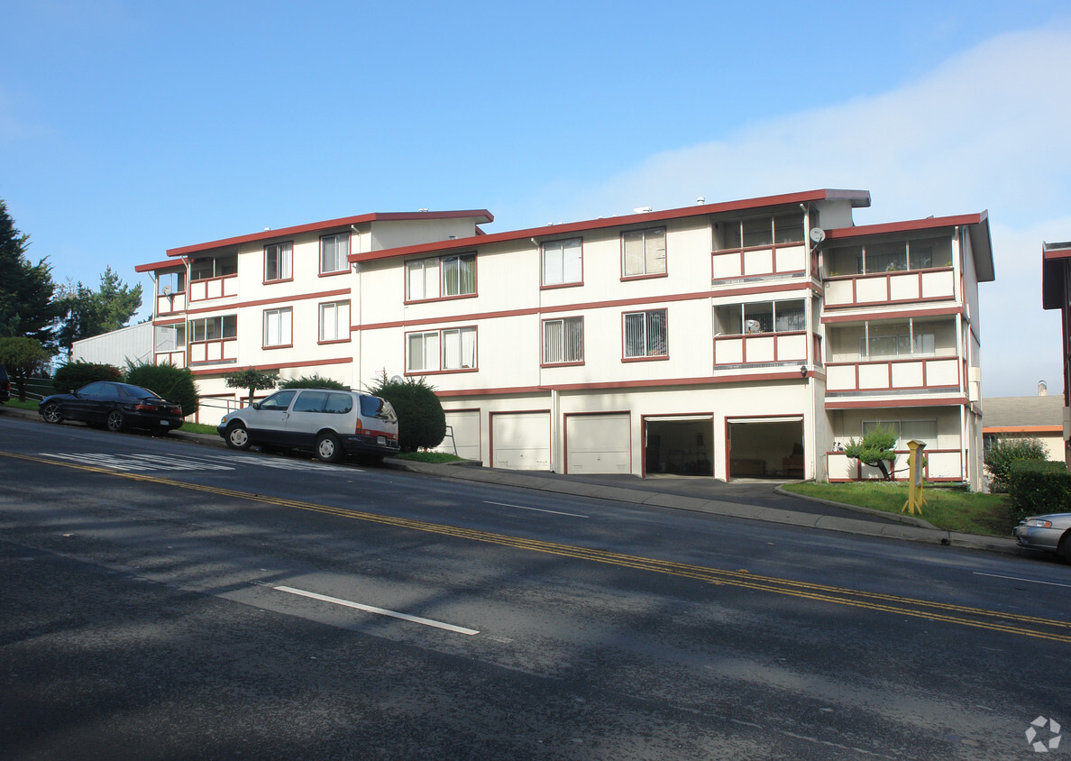 Building Photo - 640 Serramonte Blvd