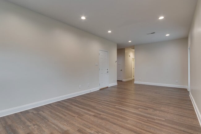 Building Photo - 1686 McCleary Bend Rd