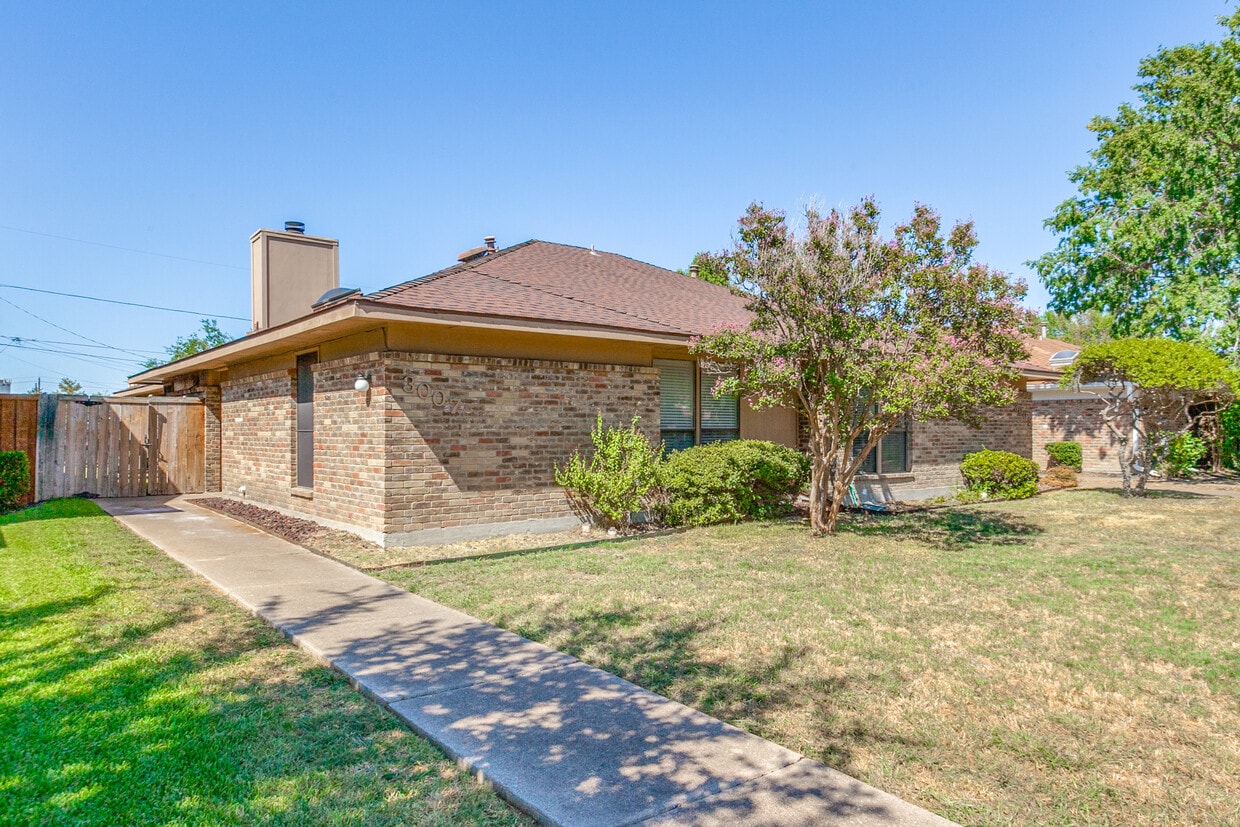 Photo - 3007 Allister St-