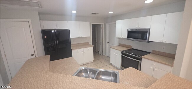Foto del edificio - 4306-4305 5th St W