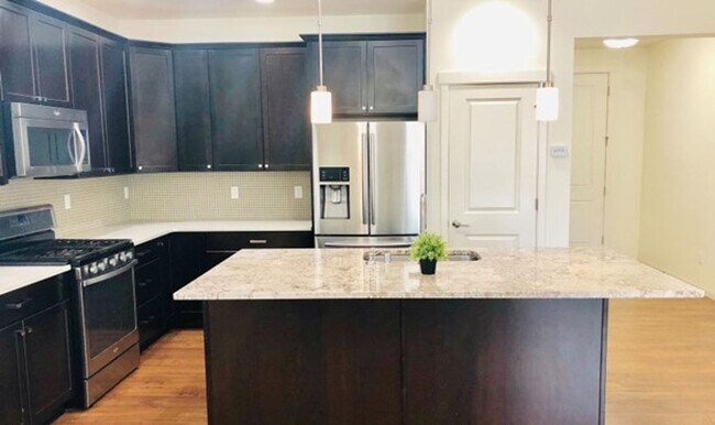 Foto del edificio - Gorgeous Home with 3 Bed and 2.5 Bath in B...