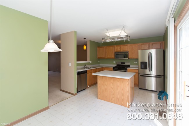 Foto del edificio - 383 Holiday Ln