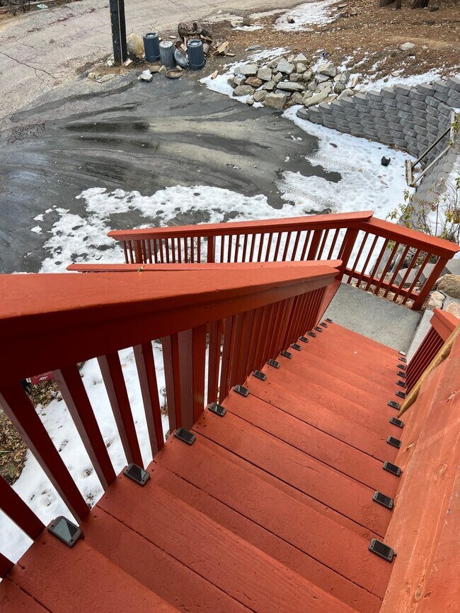 Building Photo - 3 bedroom/ 3 bath. Fully furnished ready f...