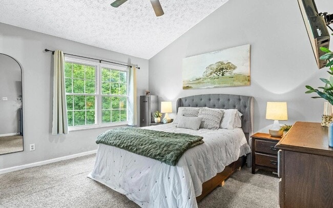 Foto del edificio - 818 Vinson Ln