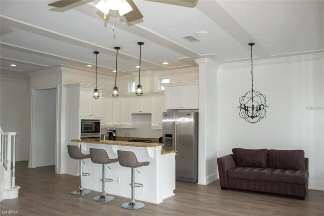 Foto del edificio - 4 br, 3.5 bath House - 1016 Castle Pines Ct