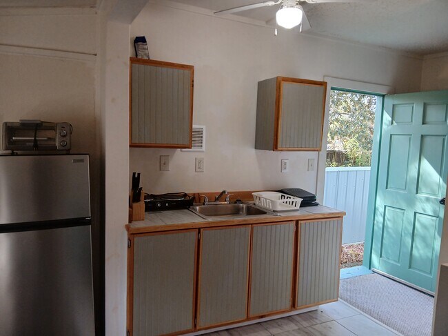 Foto del edificio - 1208 Alba St