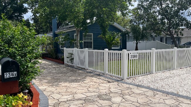 Building Photo - 2301 W Idlewild Ave