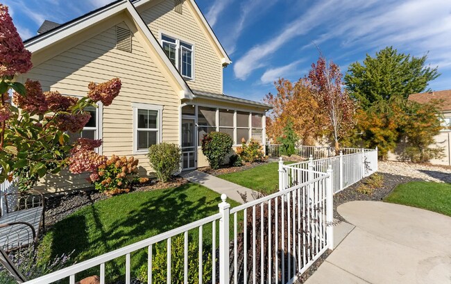 Foto del edificio - Beautiful 3 Bed 3 Bath home in the Heart of Eagle