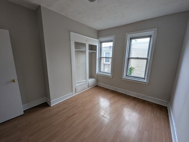 Building Photo - 150 N Yewdall St