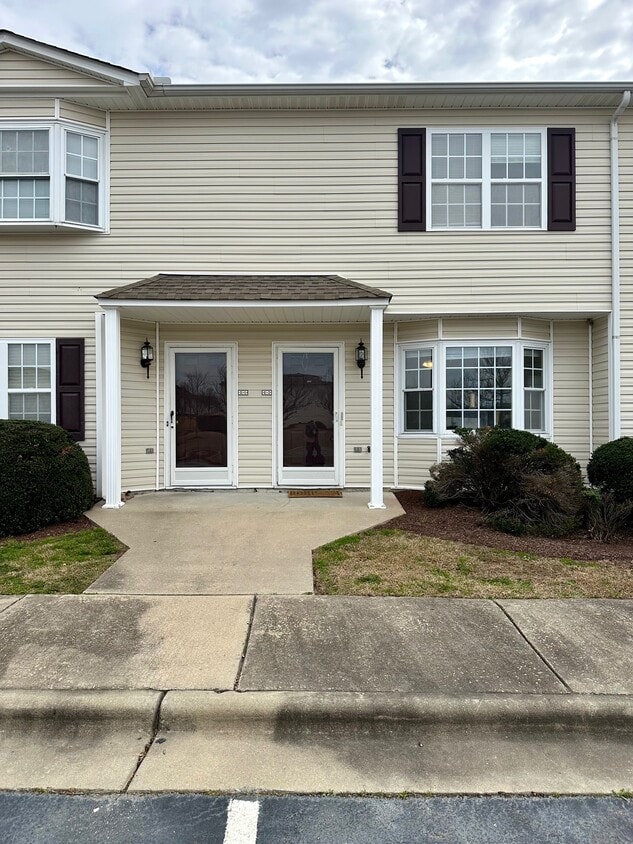 Primary Photo - 3817 E Vancroft Cir