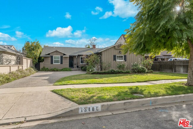 Foto del edificio - 13400 Weddington St