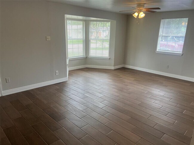 Foto del edificio - 1819 Cardinal Dr