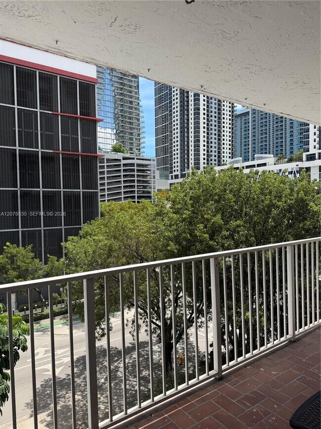 Building Photo - 800 N Miami Ave