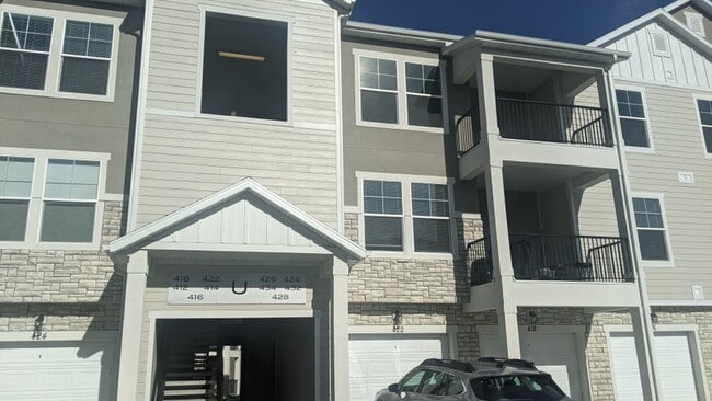 Building Photo - 422 N 360 W