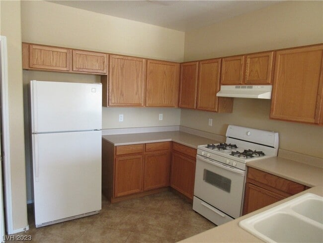 Building Photo - 1001 Domnus Ln