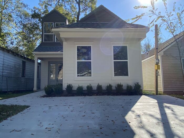 Primary Photo - 2624 Cork St