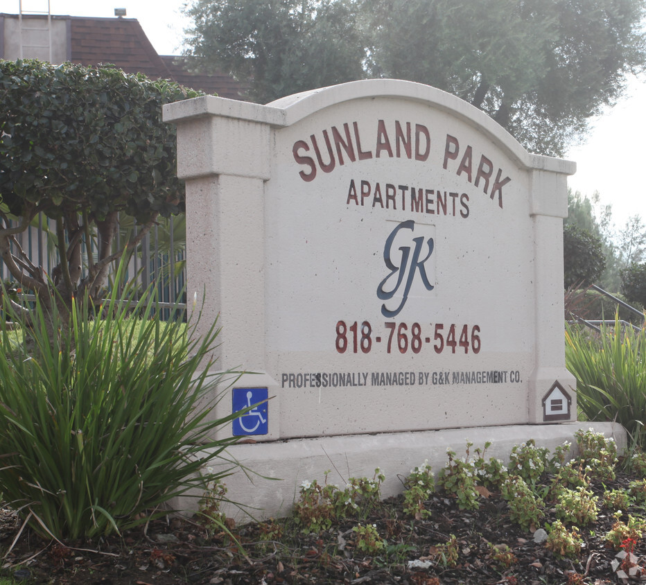 Firma - Sunland Park Apartments