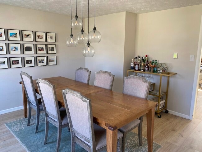 Foto del edificio - 9008 Briarbrook Dr NE