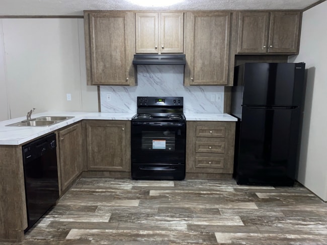 Photo - 225 W Fambrough St House