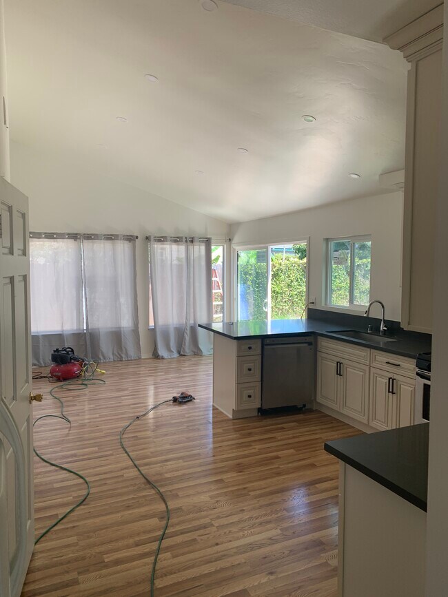 Foto del edificio - 3440 Via Marina Ave